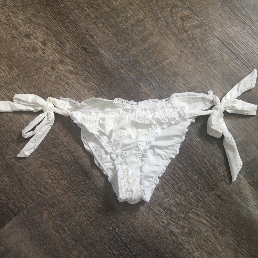 Frankie’s bikini bottom